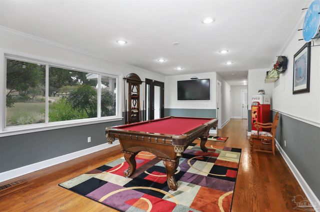 131 Shoreline Dr, Gulf Breeze, FL 32561