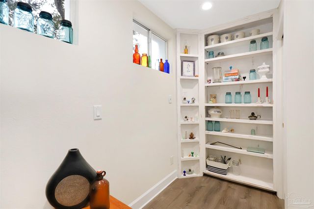 131 Shoreline Dr, Gulf Breeze, FL 32561