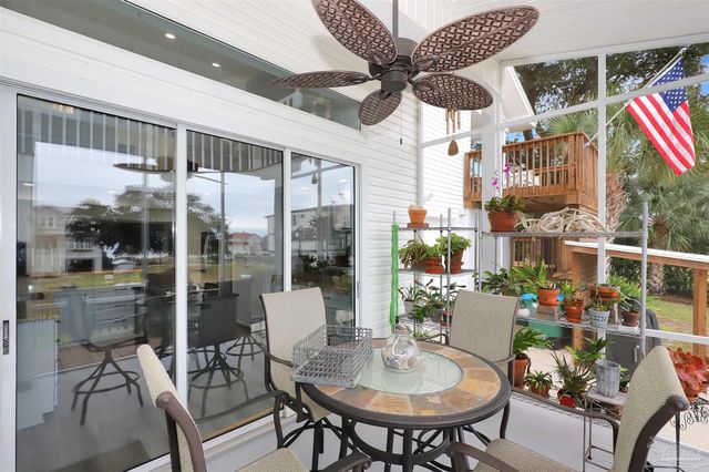 131 Shoreline Dr, Gulf Breeze, FL 32561