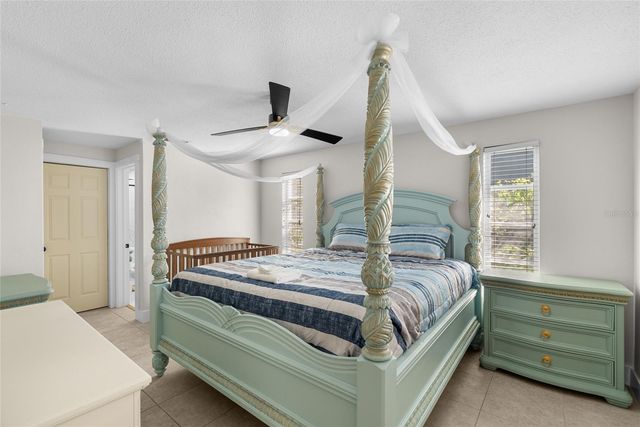 3370 HARBOR LAKE DR, Largo, FL 33770