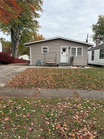 369 Warwick Street, Akron, OH 44305