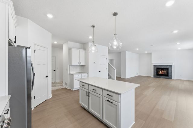 558 Waterford Place, Waconia, MN 55387