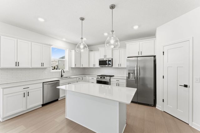 558 Waterford Place, Waconia, MN 55387