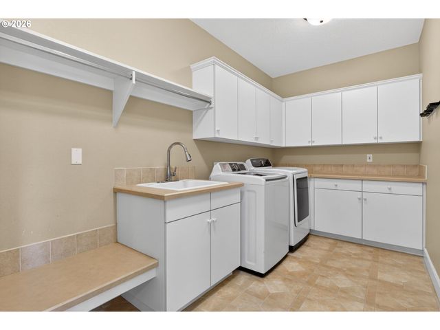 2727 Nw AVOCET Ln, Portland, OR 97229