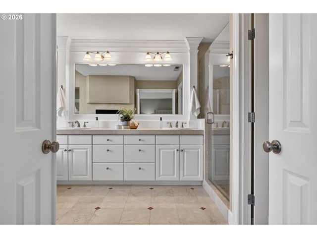 2727 Nw AVOCET Ln, Portland, OR 97229
