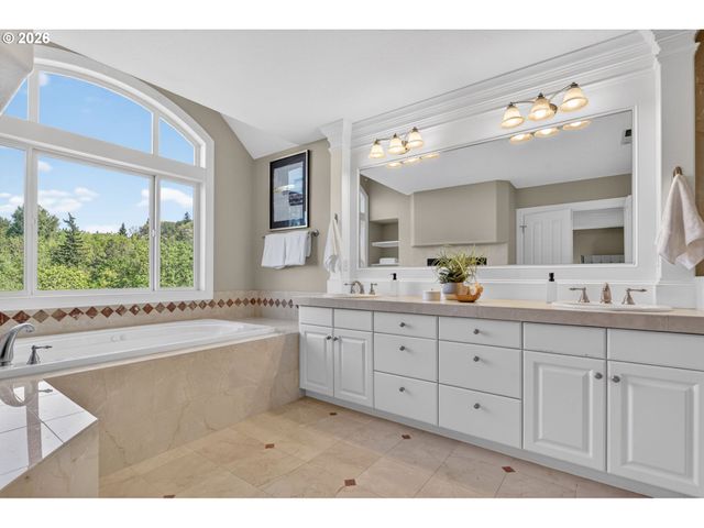 2727 Nw AVOCET Ln, Portland, OR 97229