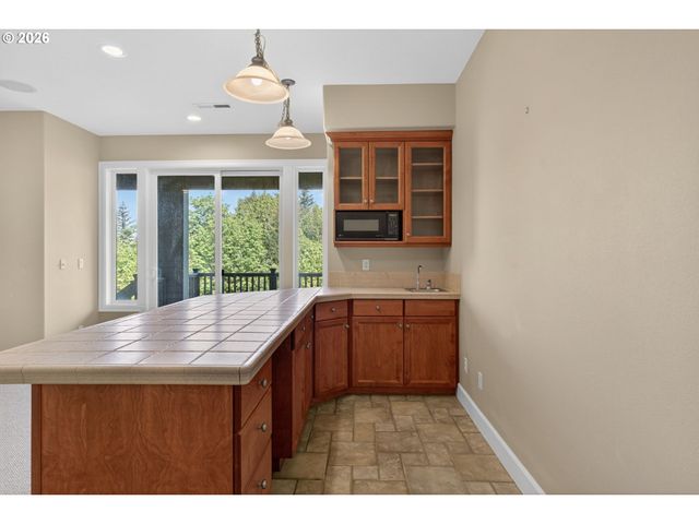 2727 Nw AVOCET Ln, Portland, OR 97229