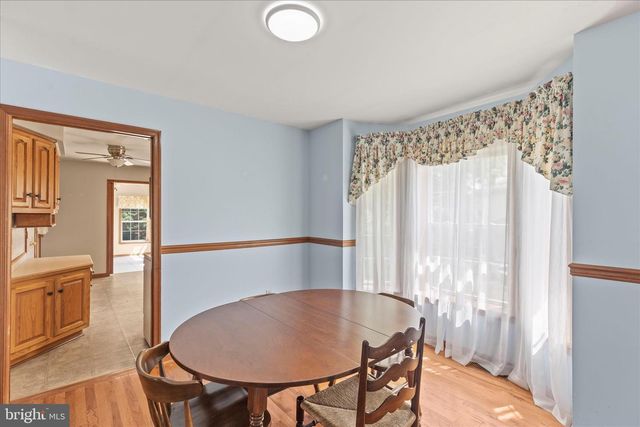 5 KIMBERLY ANN LN, New Oxford, PA 17350