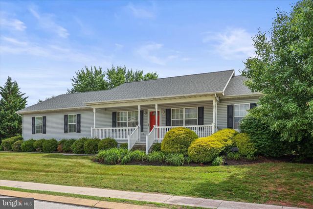 5 KIMBERLY ANN LN, New Oxford, PA 17350