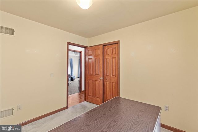 5 KIMBERLY ANN LN, New Oxford, PA 17350