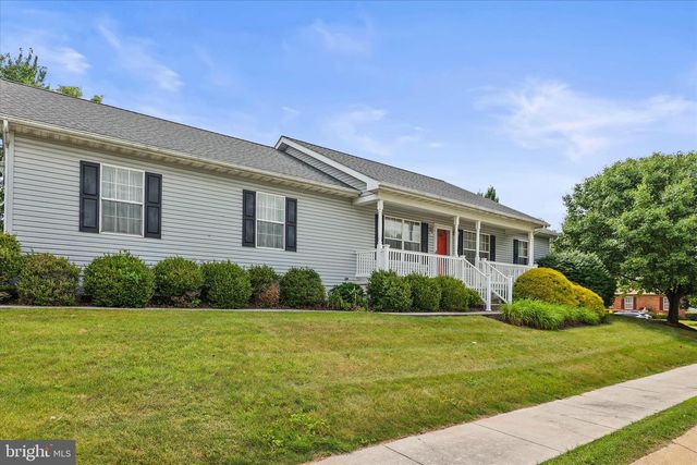 5 KIMBERLY ANN LN, New Oxford, PA 17350