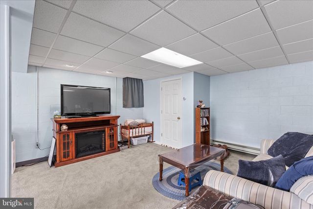 5 KIMBERLY ANN LN, New Oxford, PA 17350