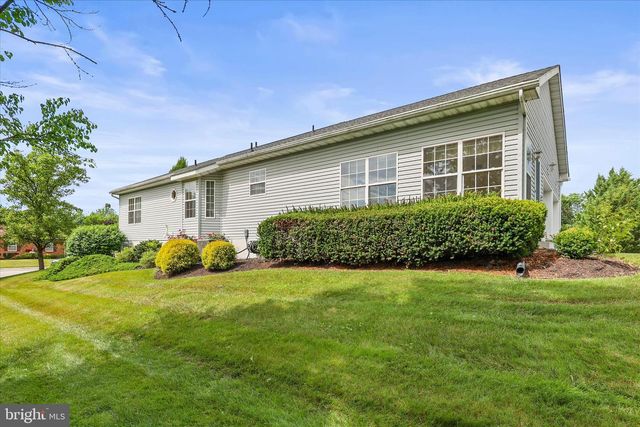 5 KIMBERLY ANN LN, New Oxford, PA 17350