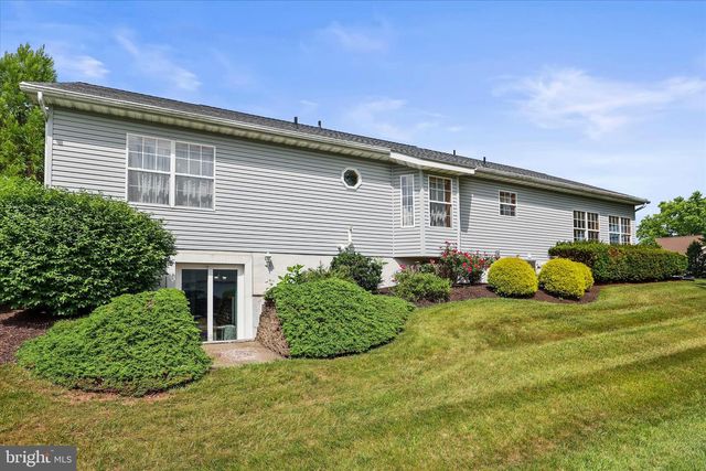 5 KIMBERLY ANN LN, New Oxford, PA 17350