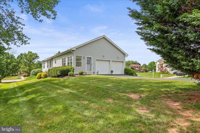 5 KIMBERLY ANN LN, New Oxford, PA 17350