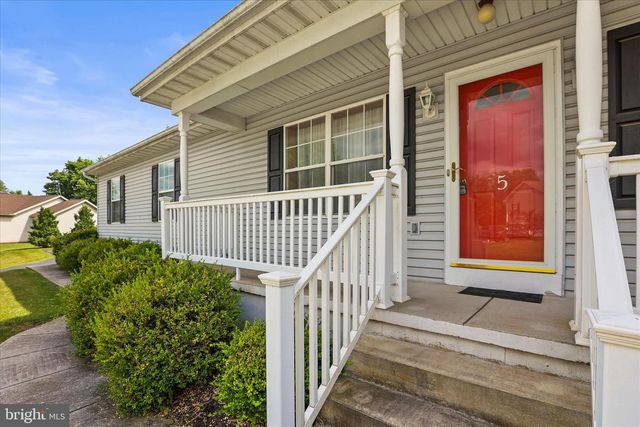 5 KIMBERLY ANN LN, New Oxford, PA 17350