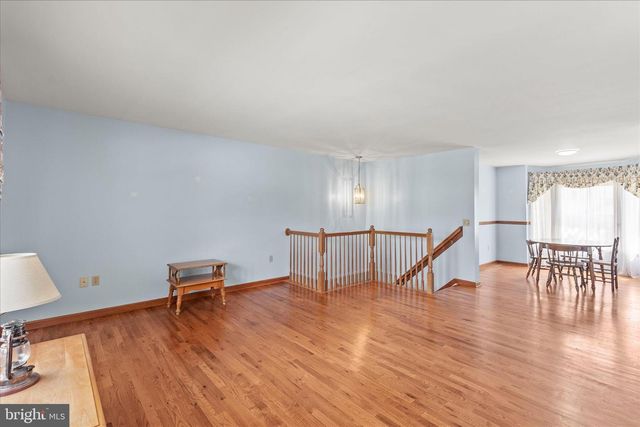 5 KIMBERLY ANN LN, New Oxford, PA 17350