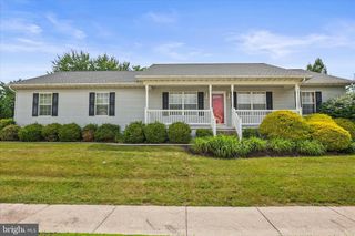 5 KIMBERLY ANN LN, New Oxford, PA 17350