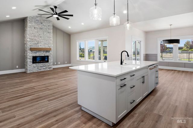 548 Canyon Falls Dr, Twin Falls, ID 83301