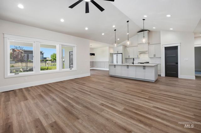 548 Canyon Falls Dr, Twin Falls, ID 83301