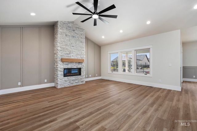 548 Canyon Falls Dr, Twin Falls, ID 83301
