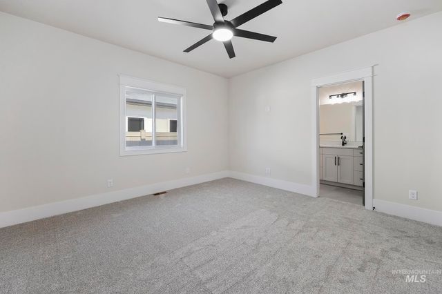 548 Canyon Falls Dr, Twin Falls, ID 83301