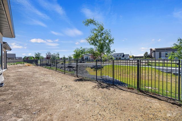 548 Canyon Falls Dr, Twin Falls, ID 83301
