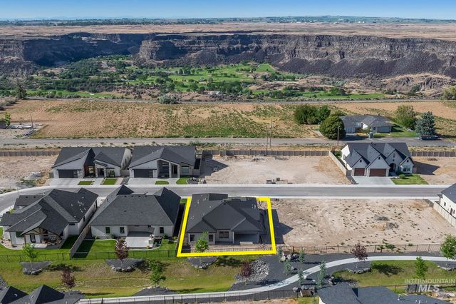 548 Canyon Falls Dr, Twin Falls, ID 83301