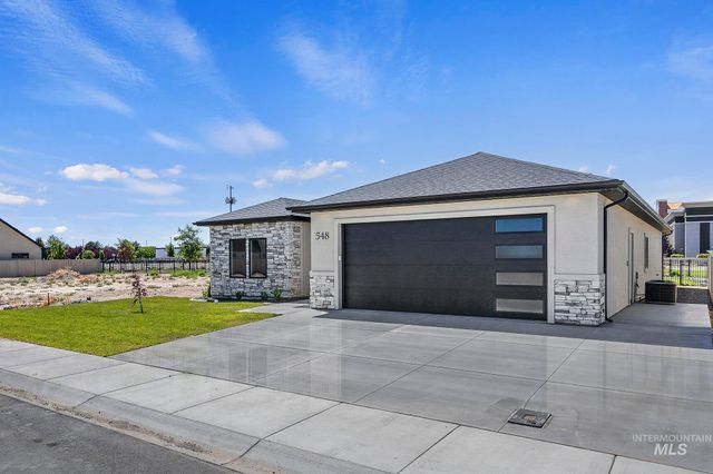548 Canyon Falls Dr, Twin Falls, ID 83301