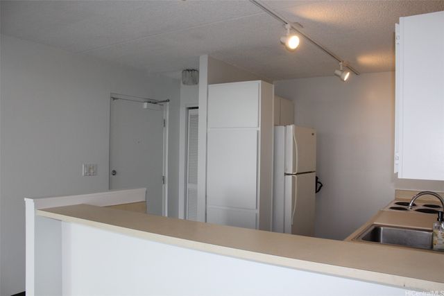 98-402 Koauka Loop 2402, Aiea, HI 96701