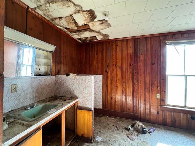 921 Freeman Mill RD, Suffolk, VA 23438