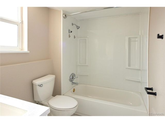 8060 W 9th Ave 115, Lakewood, CO 80214