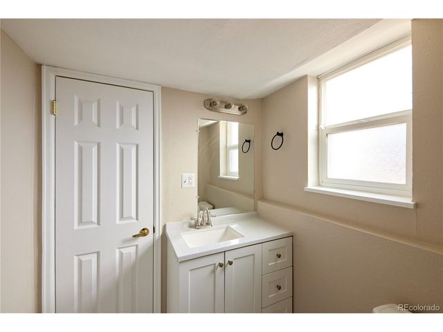 8060 W 9th Ave 115, Lakewood, CO 80214