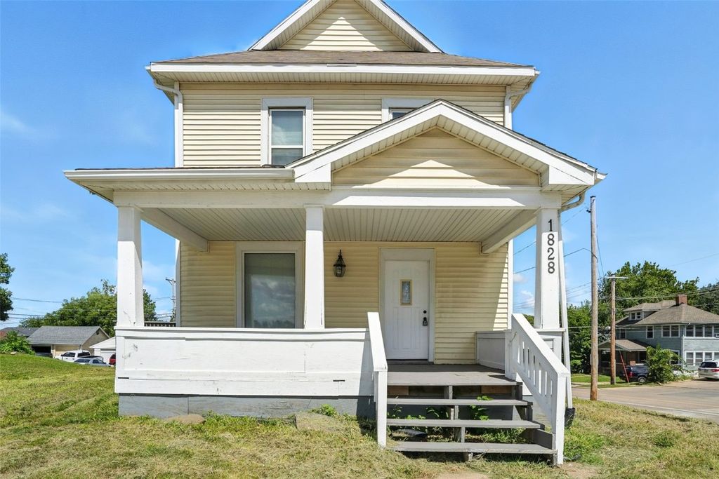 1828 Mt. Vernon Road SE, Cedar Rapids, IA 52403