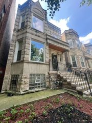 4211 W Gladys Avenue, Chicago, IL 60624