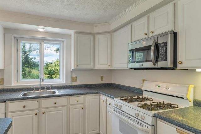 470 Banfield Road, Portsmouth, NH 03801