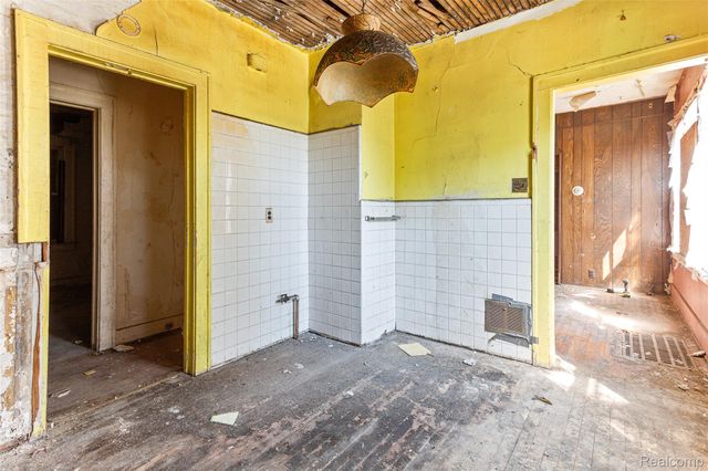 2223 Gray Street, Detroit, MI 48215