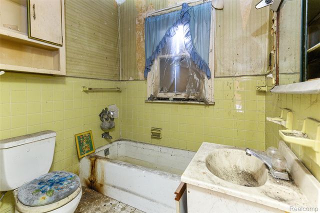 2223 Gray Street, Detroit, MI 48215