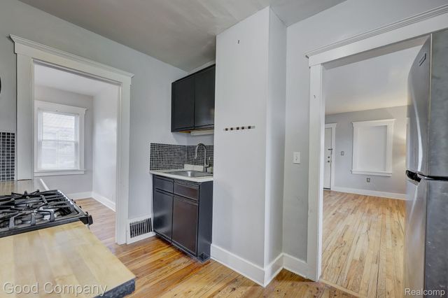2850 Wolcott Street, Ferndale, MI 48220