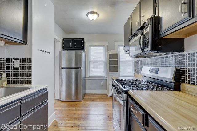 2850 Wolcott Street, Ferndale, MI 48220