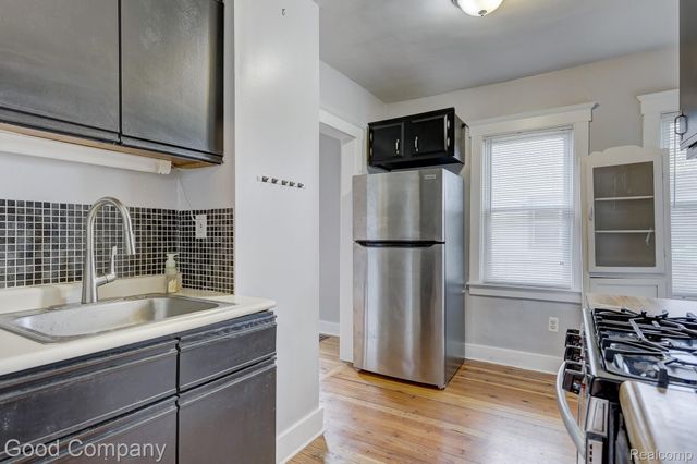 2850 Wolcott Street, Ferndale, MI 48220
