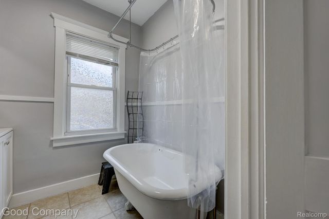 2850 Wolcott Street, Ferndale, MI 48220