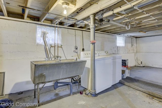 2850 Wolcott Street, Ferndale, MI 48220