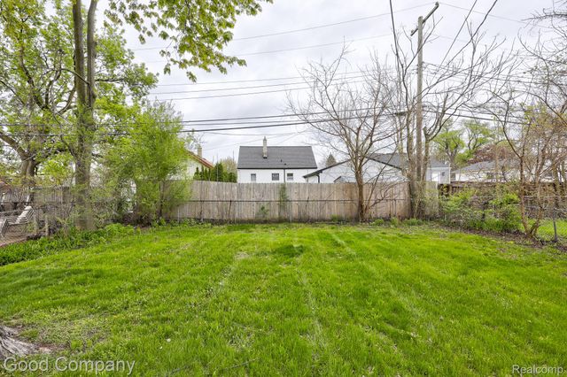 2850 Wolcott Street, Ferndale, MI 48220