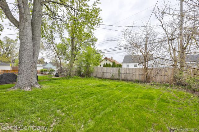 2850 Wolcott Street, Ferndale, MI 48220