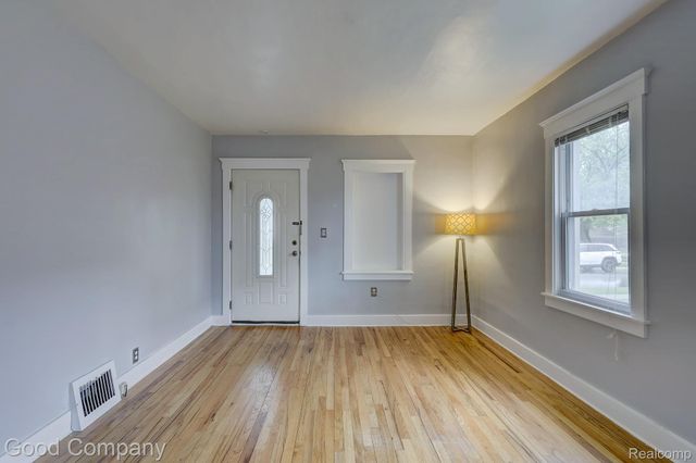 2850 Wolcott Street, Ferndale, MI 48220
