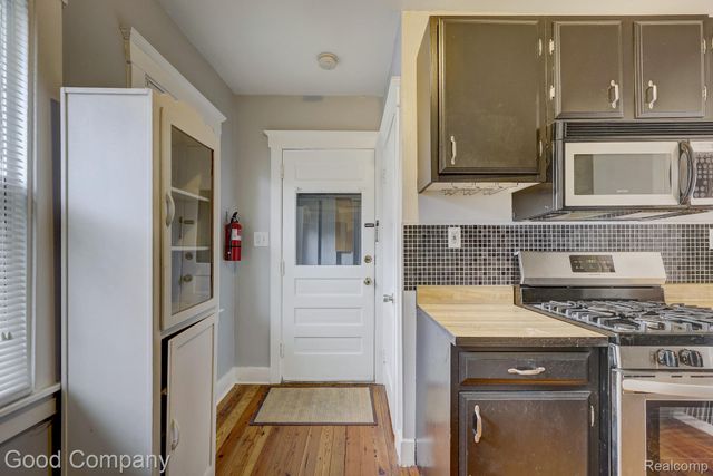 2850 Wolcott Street, Ferndale, MI 48220