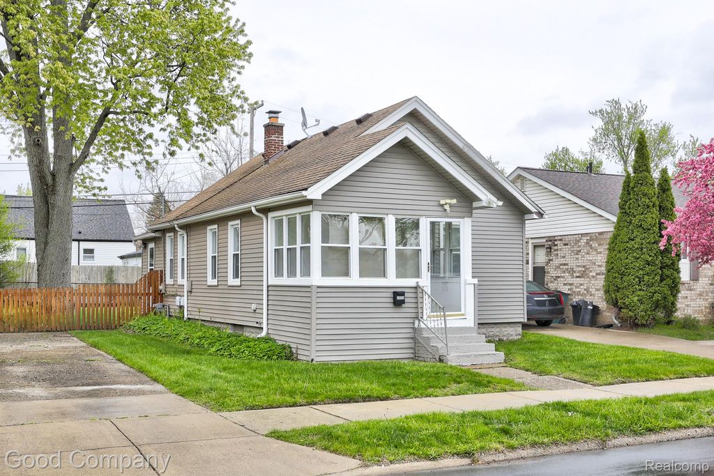 2850 Wolcott Street, Ferndale, MI 48220