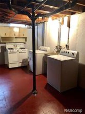 38022 Lyndon Street, Livonia, MI 48154