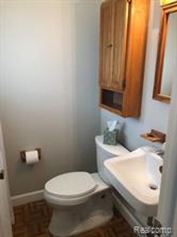 38022 Lyndon Street, Livonia, MI 48154
